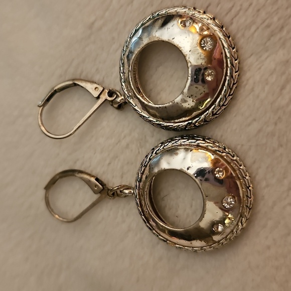 3/$30 Vintage Mod Round Dangle Leverback Earrings - Picture 2 of 5